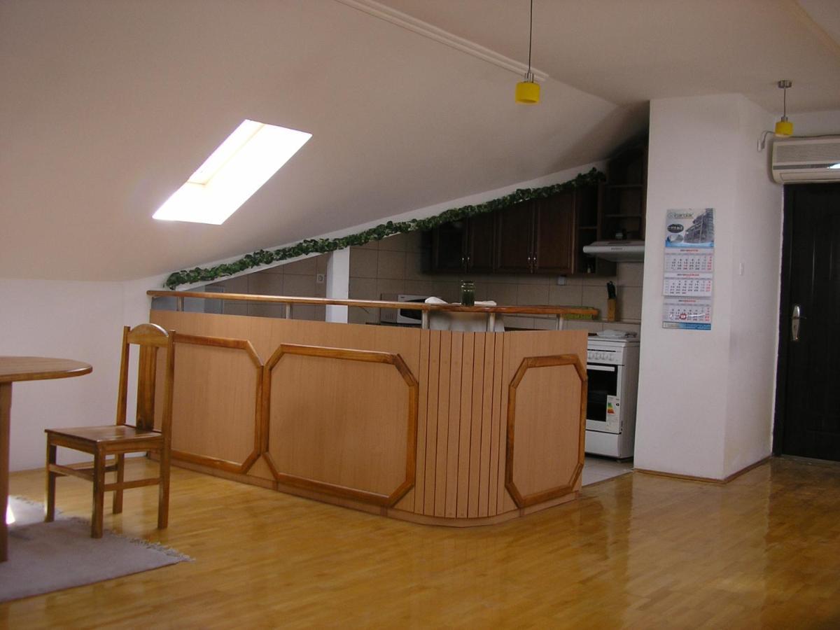 Apartament Suncano Potkrovje U Centru Skopje Zewnętrze zdjęcie